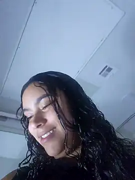 cinnaminnie's Live XXX Chat