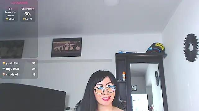 Vicky_hotmilf's Live XXX Chat