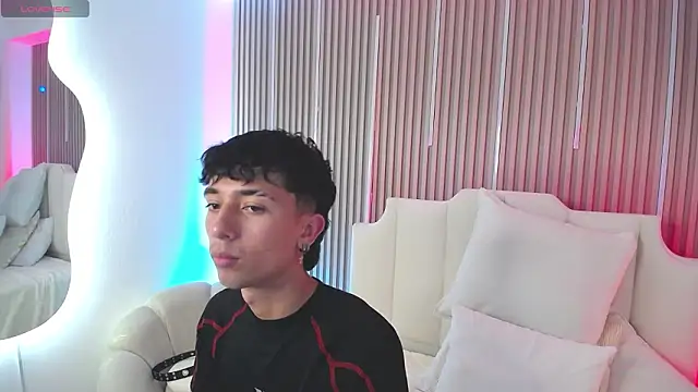 Aiden_Rivers_: διαδικτυακό σόου στην κάμερα