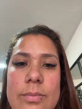 Pretty__Milf Show in webcam