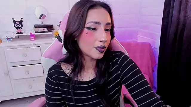 دردشة Nyx_Blackmoon الجنسية المباشرة