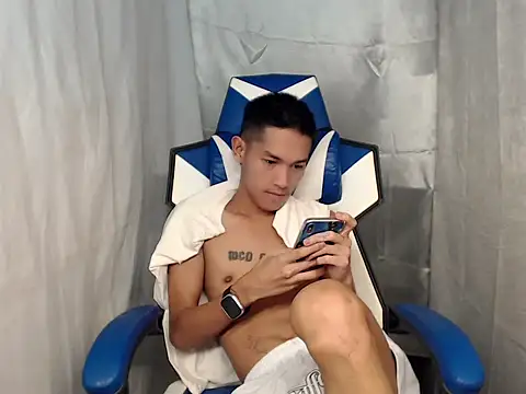 riks_tyler Pertunjukan Webcam