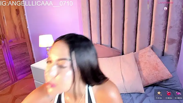 แชท XXX สดของ Little_Angelica18