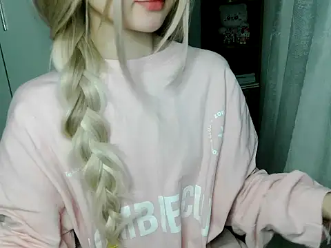 Show modela _Shizukaa_ na web-kameri