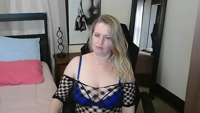 HollieBim's Webcam Show