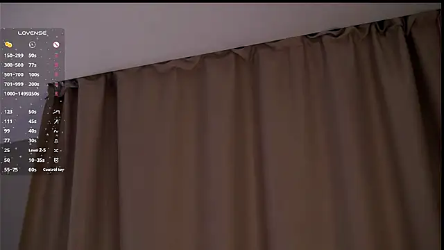 EffieHenriのライブXXXチャット