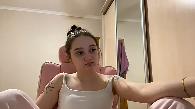 TrulaPhay's Live Sex Cam Show