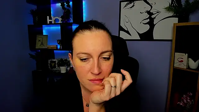 XXX chat uživo modela FUN_AMI