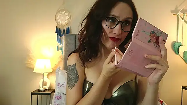 IberianMoonMK Chat XXX live