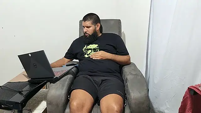 Chatroom XXX en direct de Luksmen