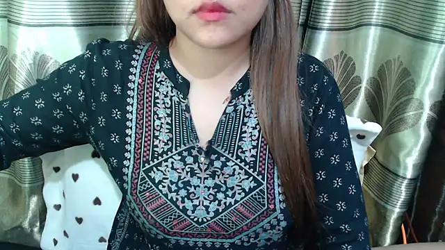 queen_angelina Chat XXX live