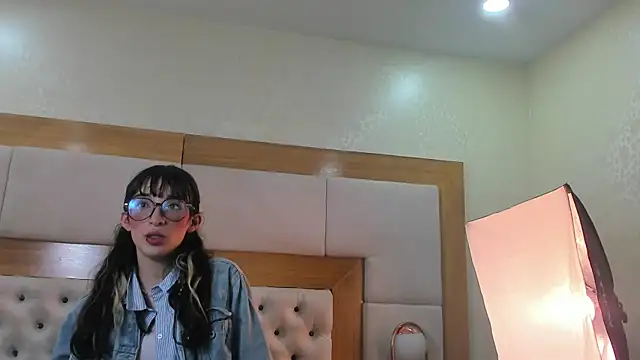 Emilia_Bons Chat XXX live