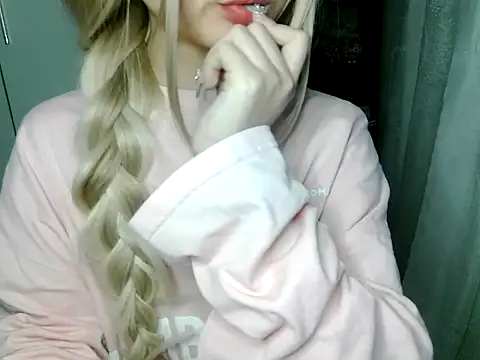 _Shizukaa_: διαδικτυακό σόου στην κάμερα