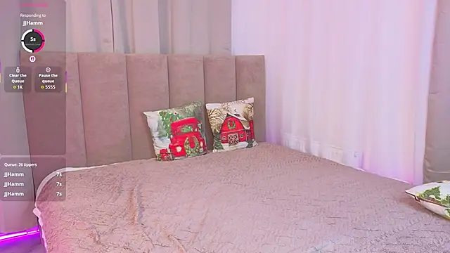 CharaVaz's Live XXX Chat