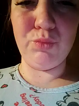 دردشة Kiss_Eva الجنسية المباشرة