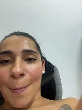 Meganmilk1 Show in webcam