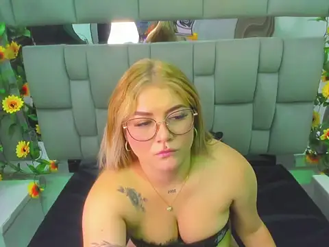 JuliettaRousse69's Live XXX Chat