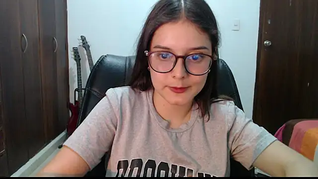 MadieeLorez's Webcam Show