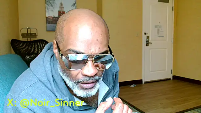 sinnernoir Chat XXX in diretta