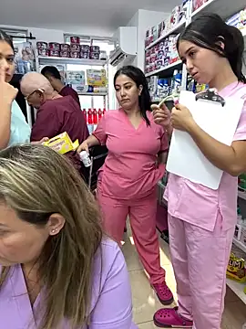 Show modela kandalove na web-kameri