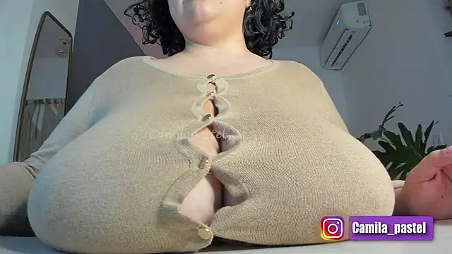 camilapastel élő XXX-chatje