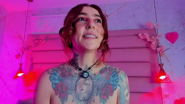 Chat +18 de Evangelyne_1 ao vivo