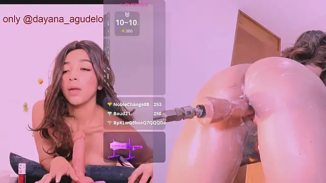 Karol_Rossee Adlı Modelin Canlı XXX Sohbeti