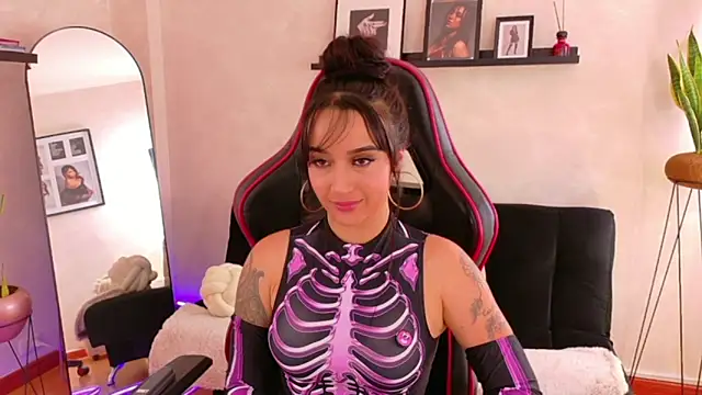 EmmyEvans1 即時 XXX 聊天