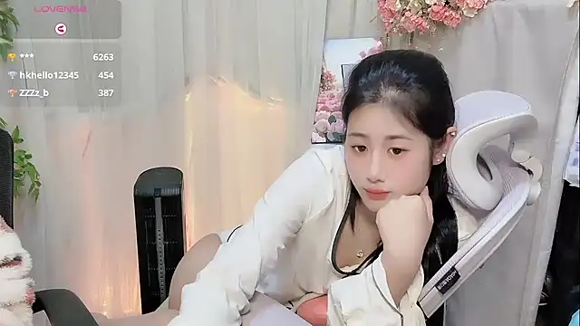 Yvonne-07 现场XXX聊天