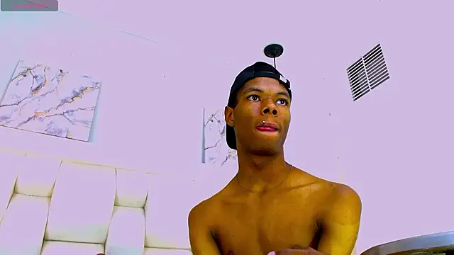 Онлайн чат XXX Santiago_Ortiz_