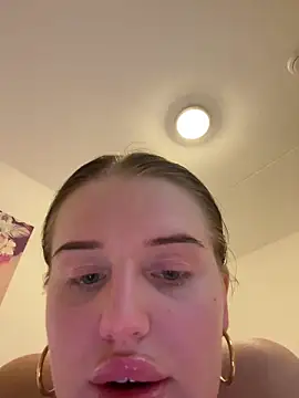 Chat XXX en directo de yourhornyslut