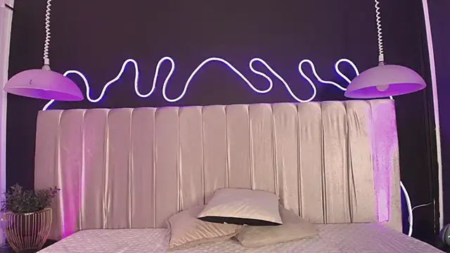 Chat XXX en directo de Zhally_Dee