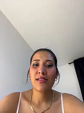 IsabellaJoness_'s Live XXX Chat
