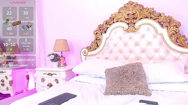 Show de LucyKova na webcam