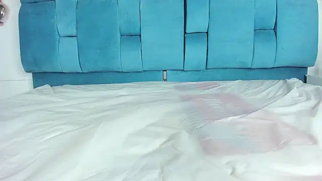 XXX chat uživo modela mia__fernandez