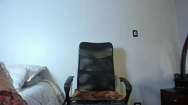 XXX chat uživo modela Pamela_Squirtt