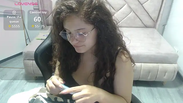 Chat +18 de Velvet_Moon_V ao vivo