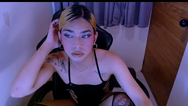 velvetviper06 网络视讯表演