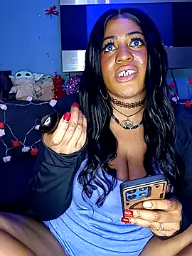 AmazonianMistress' Webcam Show