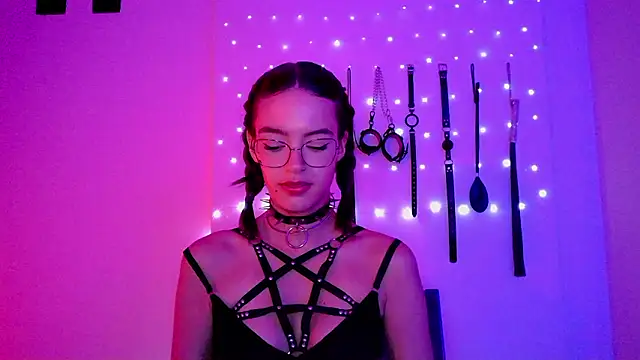 nina_kink Pertunjukan Webcam