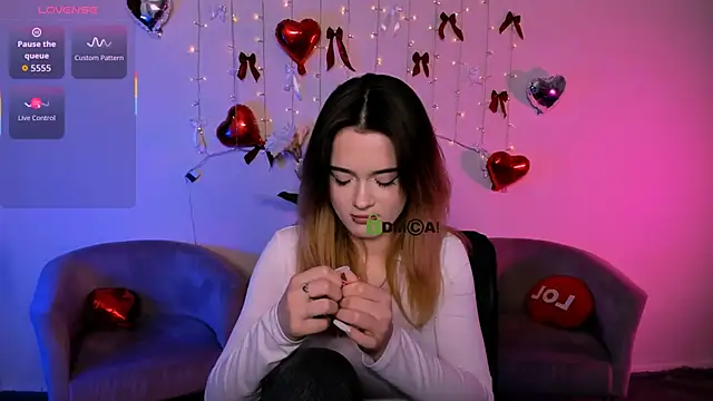 liana_kisses Adlı Modelin Canlı XXX Sohbeti