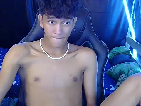 hugekenbigcock 现场XXX聊天