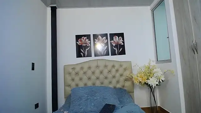 pinky_f00x – Naživo XXX chat