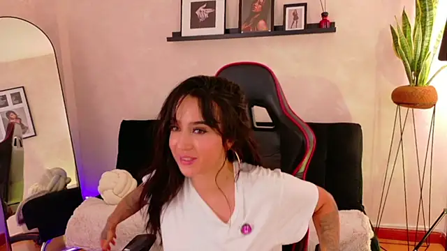 EmmyEvans1 Chat XXX live