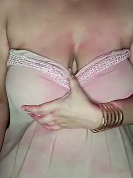 Curvy_tiaa_007 élő XXX-chatje