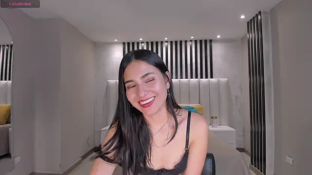 LucieMartin's Live XXX Chat