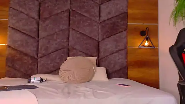 FernandaBrown__ élő XXX-chatje