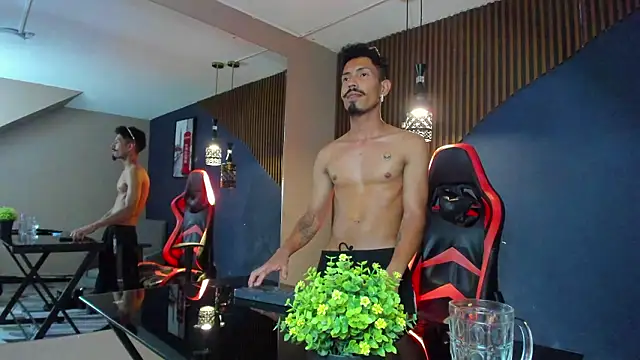 NoaahTylor: вебкам-шоу