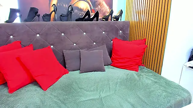 LauraSiin Chat XXX in diretta