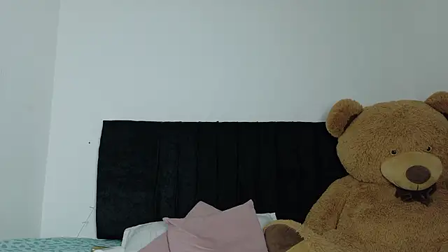 Chatroom XXX en direct de Natashaparker__